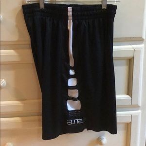 Nike Elite  black and white shorts. Men’s XL